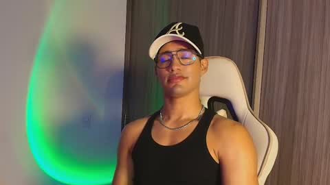 Snapshot of jimmy_leeh_ chatting on 10-12-25, 11:15 Jimmy Leeh online show from 10-12-25, 11:15