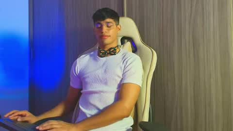 Snapshot of jimmy_leeh_ chatting on 11-09-25, 03:38 Jimmy Leeh online show from 11-09-25, 03:38