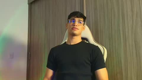 Snapshot of jimmy_leeh_ chatting on 11-13-25, 04:11 Jimmy Leeh online show from 11-13-25, 04:11