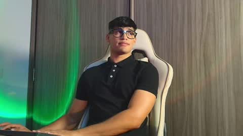 Snapshot of jimmy_leeh_ chatting on 11-30-25, 05:11 Jimmy Leeh online show from 11-30-25, 05:11