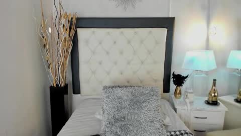 Snapshot of jinkxindigo chatting on 11-04-25, 11:20 Indigo online show from 11-04-25, 11:20