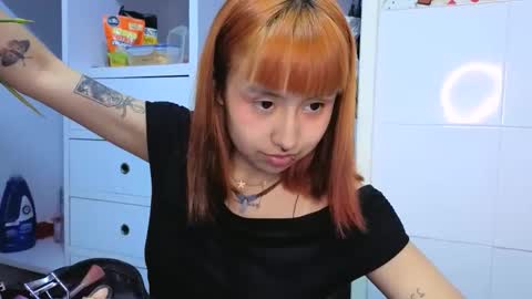 Snapshot of jinxxx_08 chatting on 09-09-25, 12:43 Minaa online show from 09-09-25, 12:43