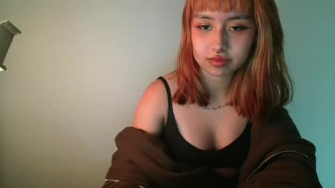 Snapshot of jinxxx_08 chatting on 11-27-25, 05:20 Minaa online show from 11-27-25, 05:20