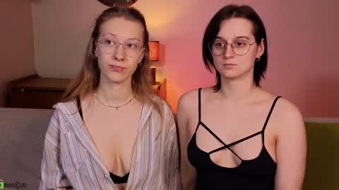 Snapshot of jitoon_exe chatting on 01-11-25, 04:25 Hey Guys We are Julia ginger Tina brunette online show from 01-11-25, 04:25