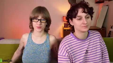 Snapshot of jitoon_exe chatting on 10-19-25, 05:46 Hey Guys We are Julia ginger Tina brunette online show from 10-19-25, 05:46