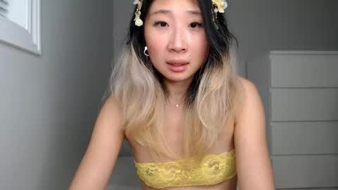 Snapshot of jiwooe chatting on 01-13-26, 11:54 Jiwoo online show from 01-13-26, 11:54