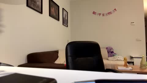 Snapshot of jjd8 chatting on 11-15-25, 09:54 jjd8 online show from 11-15-25, 09:54