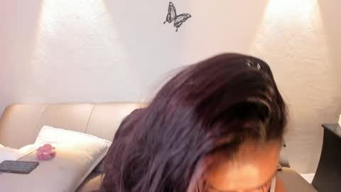 Snapshot of jjessamond chatting on 04-21-26, 01:42 jessy online show from 04-21-26, 01:42