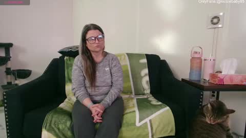 Snapshot of jjjust4fun1985 chatting on 12-04-24, 12:19 Nicole Allen online show from 12-04-24, 12:19