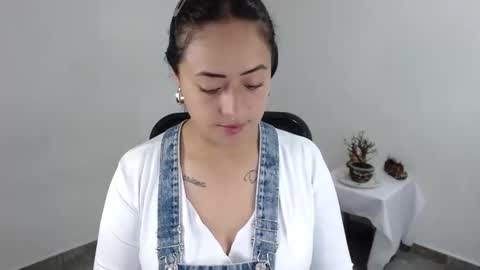 Snapshot of jjulietha95 chatting on 04-28-26, 12:09 Julieta online show from 04-28-26, 12:09