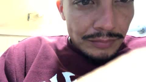 Snapshot of jmartel92 chatting on 02-15-25, 01:05 jmartel92 online show from 02-15-25, 01:05