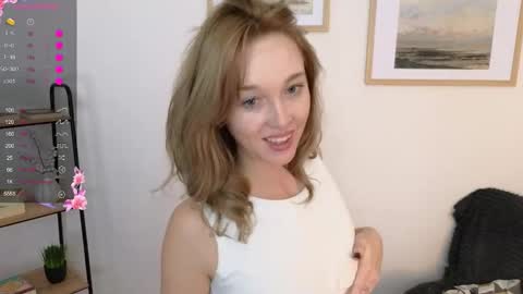 Snapshot of joan_huff chatting on 10-11-25, 10:25 Mia online show from 10-11-25, 10:25