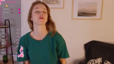 Snapshot of joan_huff chatting on 10-16-25, 10:05 Mia online show from 10-16-25, 10:05