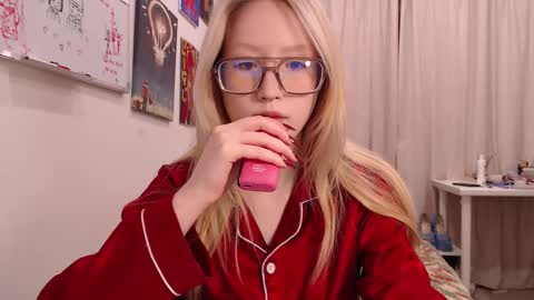 Snapshot of joan_kiss chatting on 09-30-25, 07:30 joan_kiss online show from 09-30-25, 07:30