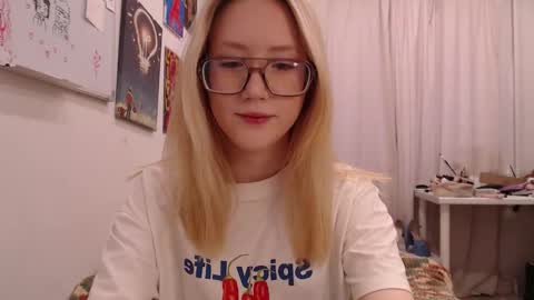 Snapshot of joan_kiss chatting on 11-28-25, 09:12 joan_kiss online show from 11-28-25, 09:12