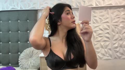Snapshot of joanaemerald chatting on 12-26-24, 01:07 joana online show from 12-26-24, 01:07