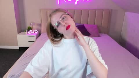 Snapshot of joann_shermann chatting on 05-21-26, 01:23 joann_shermann online show from 05-21-26, 01:23