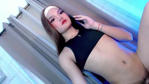 Snapshot of joanna_johnson chatting on 10-06-25, 10:29 joanna_johnson online show from 10-06-25, 10:29