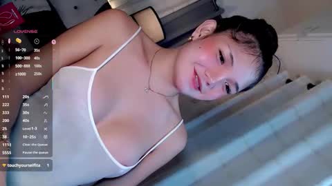 Snapshot of joanna_johnson chatting on 05-31-26, 05:20 joanna_johnson online show from 05-31-26, 05:20