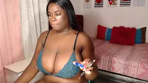 Snapshot of joannediamonds chatting on 01-20-25, 01:00 joannediamonds online show from 01-20-25, 01:00