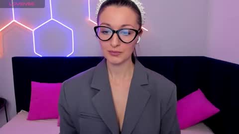 Joan online show from 12-19-25, 01:45