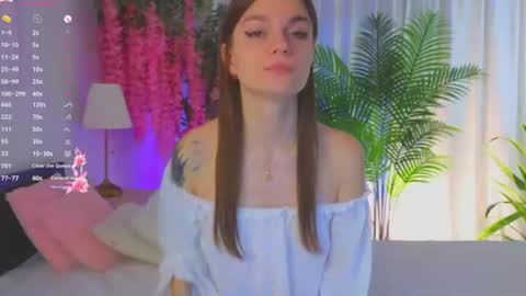 Snapshot of joannerichardson chatting on 06-21-26, 07:27 Eva online show from 06-21-26, 07:27
