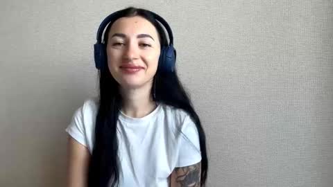 Snapshot of joanneyarbro chatting on 03-18-26, 05:32 Marry online show from 03-18-26, 05:32