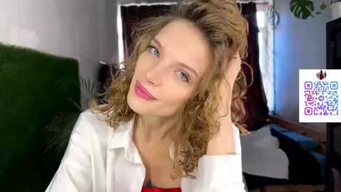 Snapshot of joanniemcgrapth chatting on 02-10-26, 06:28 MONICA online show from 02-10-26, 06:28