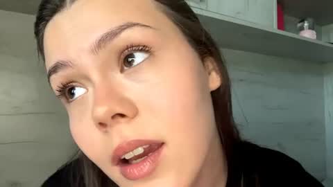 Mila online show from 06-18-26, 09:25