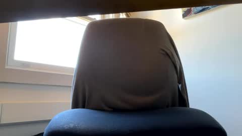 Snapshot of joeblow2525 chatting on 09-19-25, 05:13 joeblow2525 online show from 09-19-25, 05:13