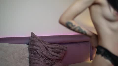  Joelle  online show from 11-12-25, 09:47