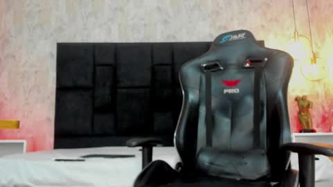     online show from 02-12-25, 02:45