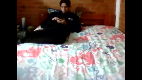 Snapshot of johan70nsexy chatting on 11-13-25, 08:41 johan70nsexy online show from 11-13-25, 08:41