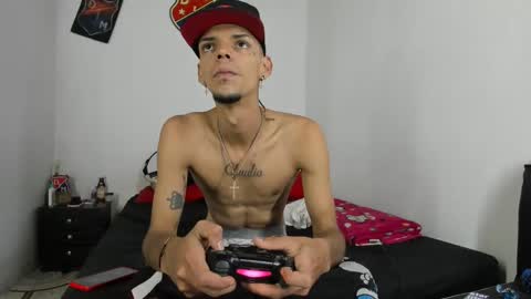 johan_and_antonella online show from 01-15-25, 07:23