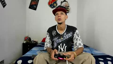 johan_and_antonella online show from 01-21-25, 02:00