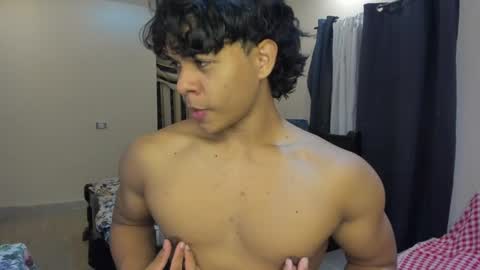Snapshot of johan_beley_7k chatting on 02-18-25, 01:43 Johan Beley online show from 02-18-25, 01:43