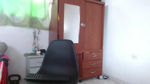 Snapshot of johan_kitten chatting on 05-24-26, 02:00 johan online show from 05-24-26, 02:00