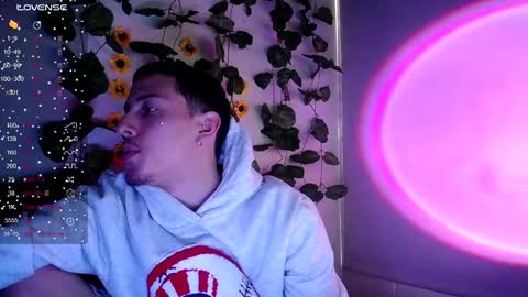 Snapshot of johan_parker222 chatting on 09-21-25, 10:22 johan_parker222 online show from 09-21-25, 10:22