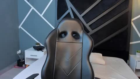 Johan Williams online show from 02-25-25, 05:52