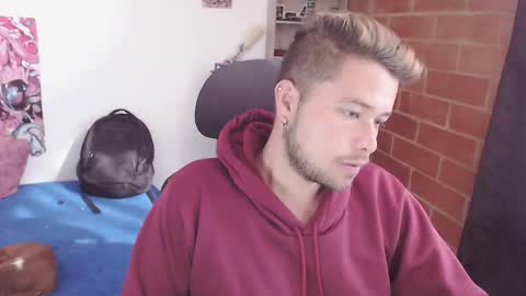 Snapshot of johanleonsweetboy chatting on 01-07-26, 01:35 JOHAN independient model online show from 01-07-26, 01:35