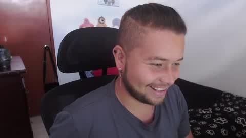 Snapshot of johanleonsweetboy chatting on 04-30-26, 03:18 JOHAN independient model online show from 04-30-26, 03:18
