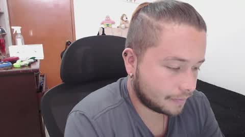 Snapshot of johanleonsweetboy chatting on 05-14-26, 02:46 JOHAN independient model online show from 05-14-26, 02:46