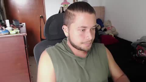 Snapshot of johanleonsweetboy chatting on 05-15-26, 08:49 JOHAN independient model online show from 05-15-26, 08:49