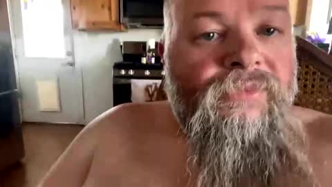 Snapshot of john40a chatting on 04-19-26, 05:56 John online show from 04-19-26, 05:56
