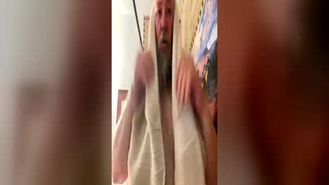 Snapshot of john40a chatting on 06-17-26, 03:42 John online show from 06-17-26, 03:42