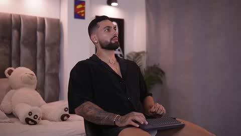 john online show from 02-10-25, 09:15