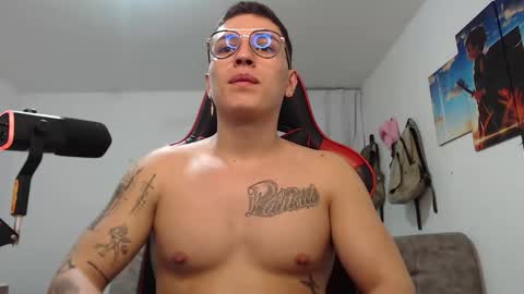Snapshot of john_s117 chatting on 06-04-26, 11:44 JOHN online show from 06-04-26, 11:44