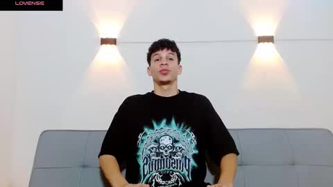 john_ssnow29 online show from 10-22-25, 12:38