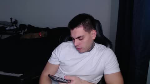 Snapshot of johnafterdark chatting on 01-06-26, 04:00 JAXX online show from 01-06-26, 04:00