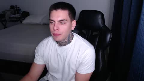 Snapshot of johnafterdark chatting on 01-09-26, 07:04 JAXX online show from 01-09-26, 07:04